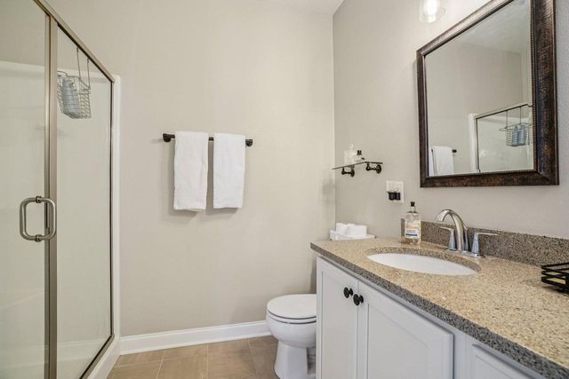 1047 Ann Marie WAY, Oconomowoc, WI 53066