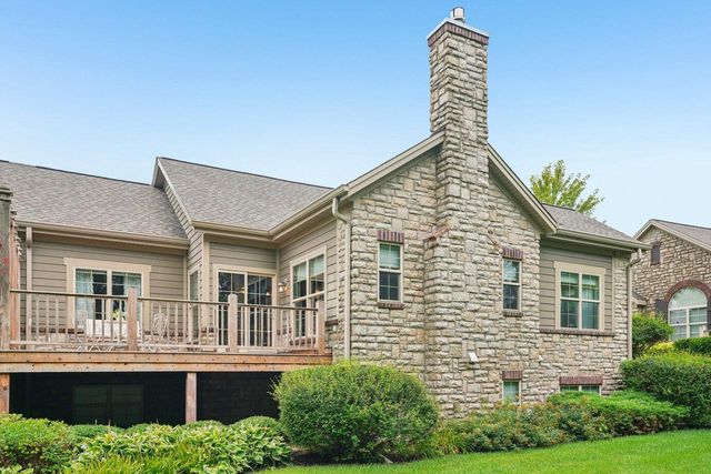 1047 Ann Marie WAY, Oconomowoc, WI 53066