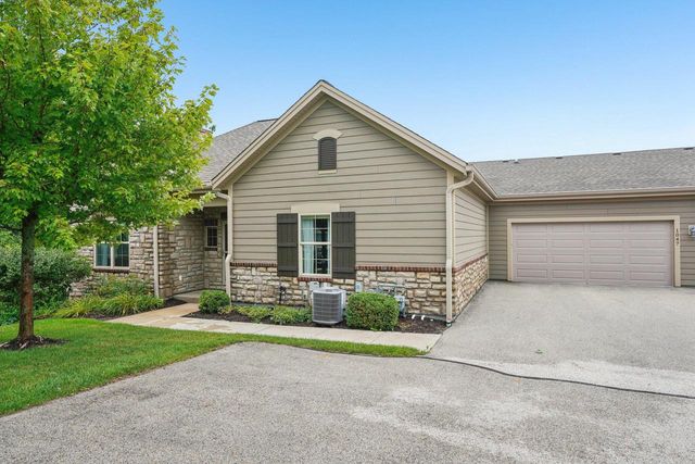1047 Ann Marie WAY, Oconomowoc, WI 53066