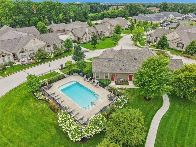 1047 Ann Marie WAY, Oconomowoc, WI 53066