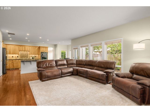 3186 Ne 12TH Ave, Hillsboro, OR 97124