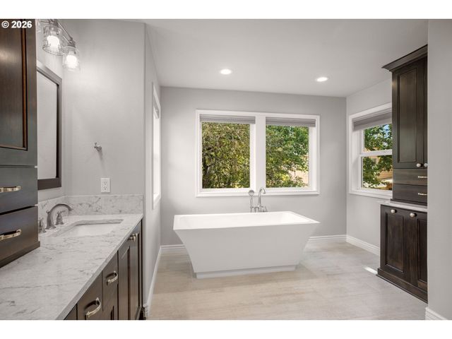 3186 Ne 12TH Ave, Hillsboro, OR 97124
