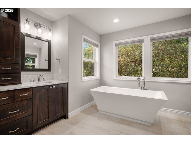 3186 Ne 12TH Ave, Hillsboro, OR 97124