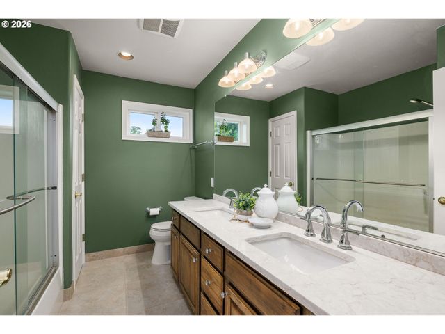 3186 Ne 12TH Ave, Hillsboro, OR 97124