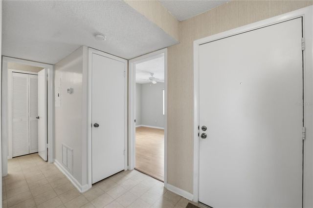 7 ESCONDIDO CIRCLE 67, Altamonte Springs, FL 32701