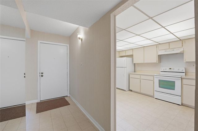 7 ESCONDIDO CIRCLE 67, Altamonte Springs, FL 32701