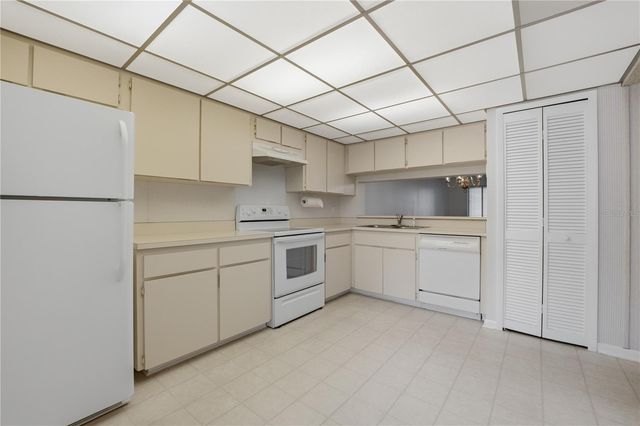 7 ESCONDIDO CIRCLE 67, Altamonte Springs, FL 32701