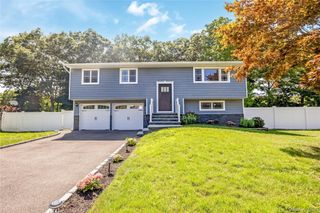 10 Shenandoah Boulevard, Port Jefferson Station, NY 11776