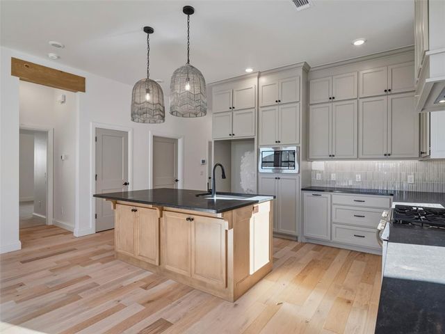 16209 Dakota Drive, Oklahoma City, OK 73170