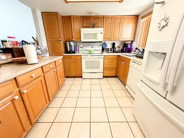 10537 LINGER LN, Orlando, FL 32821