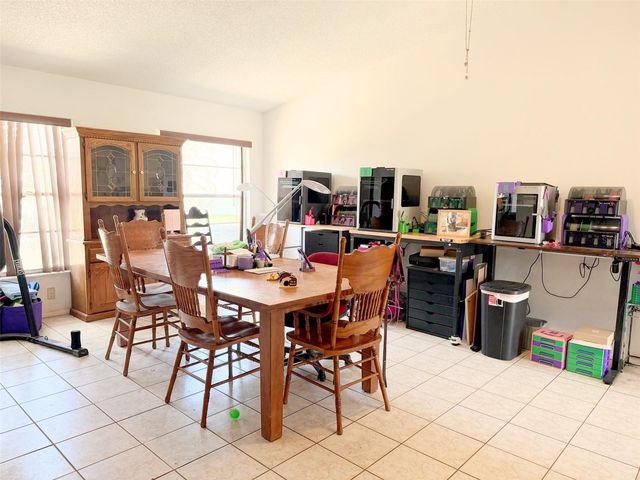 10537 LINGER LN, Orlando, FL 32821