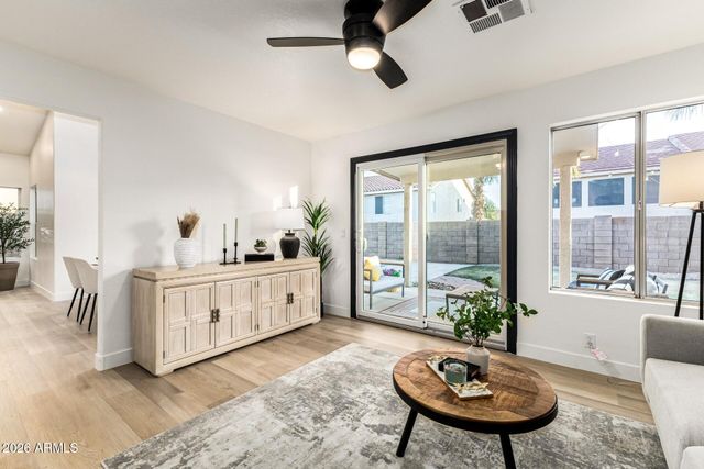 2905 E GLENHAVEN Drive, Phoenix, AZ 85048