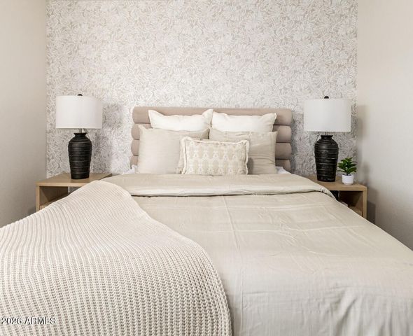 2905 E GLENHAVEN Drive, Phoenix, AZ 85048