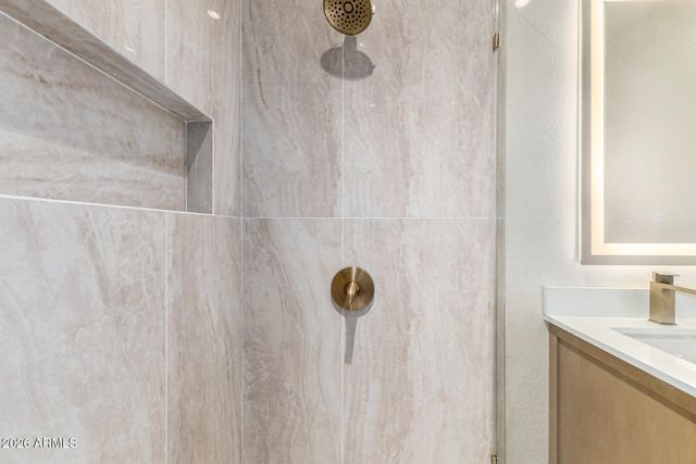 2905 E GLENHAVEN Drive, Phoenix, AZ 85048