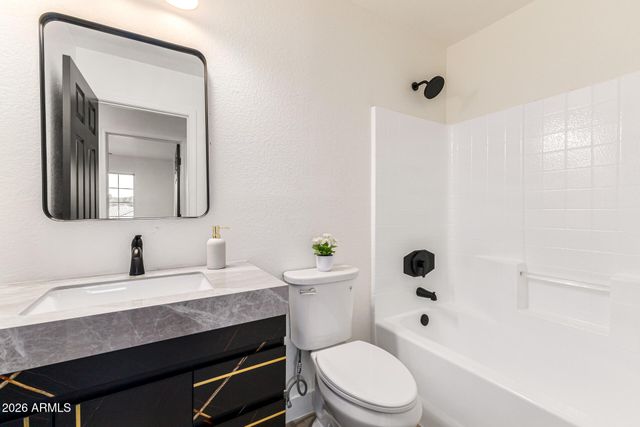 2905 E GLENHAVEN Drive, Phoenix, AZ 85048