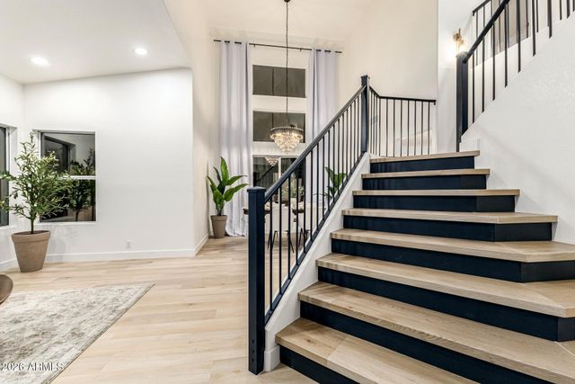 2905 E GLENHAVEN Drive, Phoenix, AZ 85048