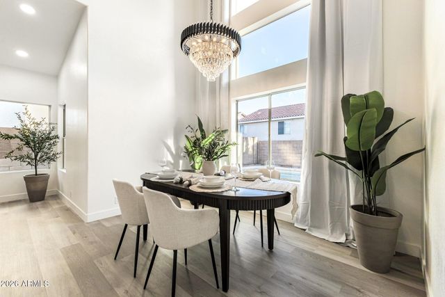 2905 E GLENHAVEN Drive, Phoenix, AZ 85048