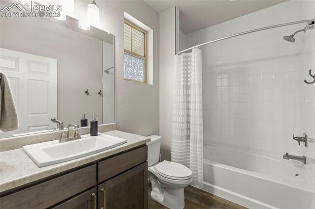 6712 Golden Briar Lane, Colorado Springs, CO 80927