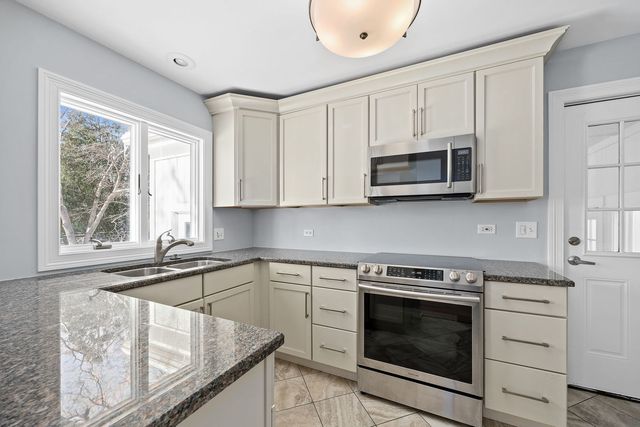 4426 Florence Avenue, Downers Grove, IL 60515