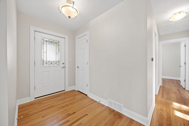 4426 Florence Avenue, Downers Grove, IL 60515