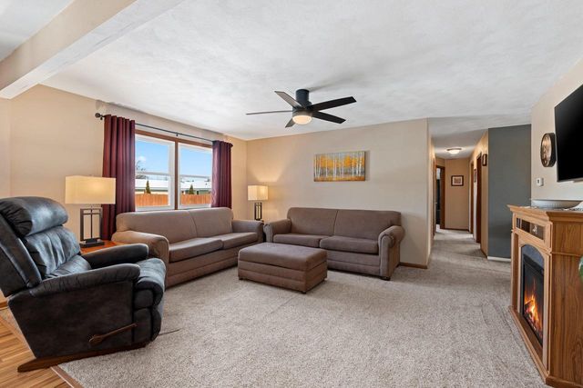 1632 W CLOVERDALE DRIVE, Appleton, WI 54914