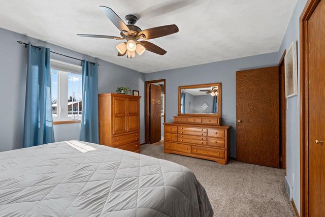 1632 W CLOVERDALE DRIVE, Appleton, WI 54914