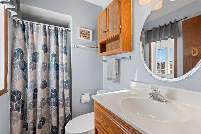 1632 W CLOVERDALE DRIVE, Appleton, WI 54914