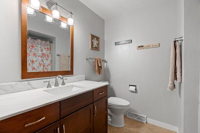 1632 W CLOVERDALE DRIVE, Appleton, WI 54914