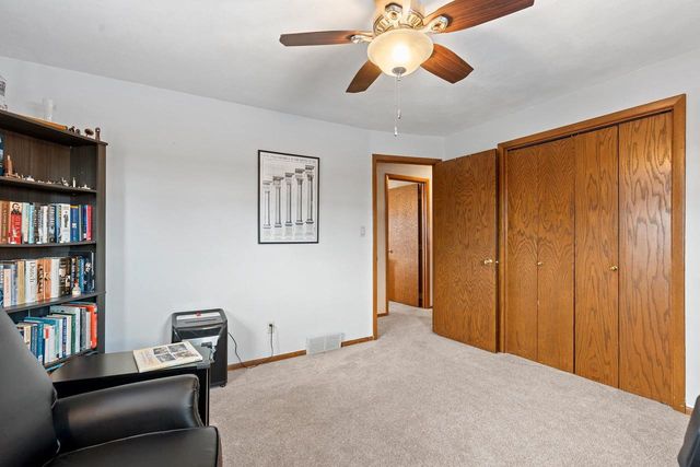 1632 W CLOVERDALE DRIVE, Appleton, WI 54914