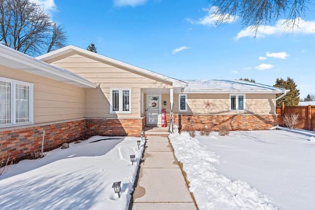 1632 W CLOVERDALE DRIVE, Appleton, WI 54914