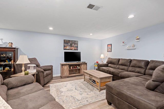 1632 W CLOVERDALE DRIVE, Appleton, WI 54914