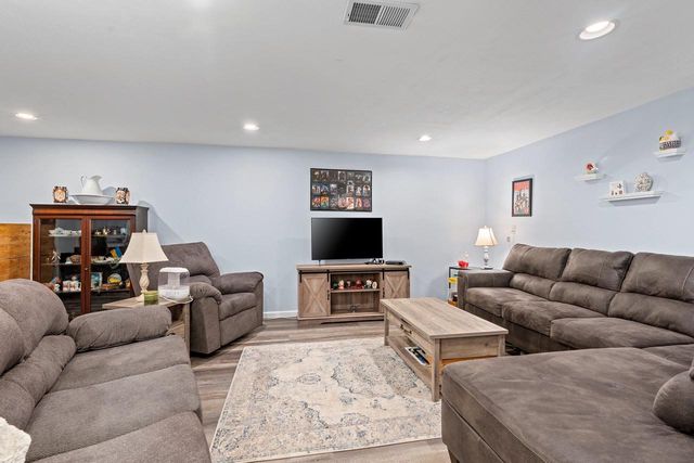 1632 W CLOVERDALE DRIVE, Appleton, WI 54914