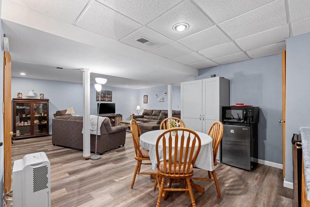 1632 W CLOVERDALE DRIVE, Appleton, WI 54914