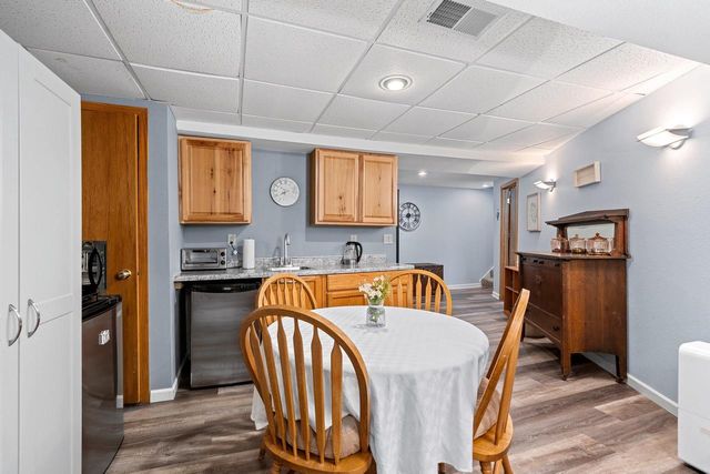 1632 W CLOVERDALE DRIVE, Appleton, WI 54914