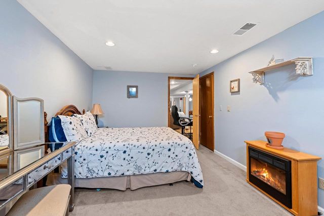 1632 W CLOVERDALE DRIVE, Appleton, WI 54914