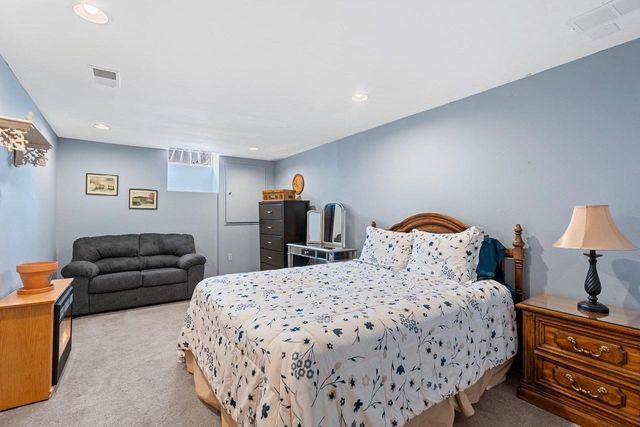 1632 W CLOVERDALE DRIVE, Appleton, WI 54914