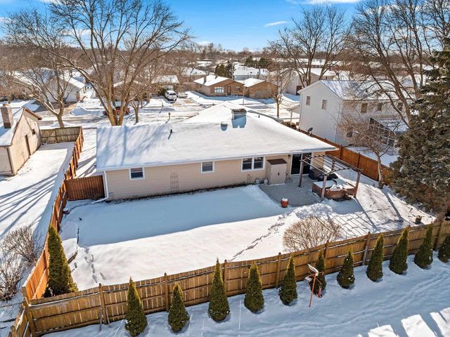 1632 W CLOVERDALE DRIVE, Appleton, WI 54914