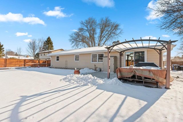1632 W CLOVERDALE DRIVE, Appleton, WI 54914