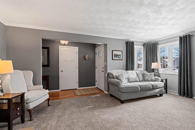 1632 W CLOVERDALE DRIVE, Appleton, WI 54914