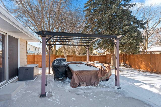 1632 W CLOVERDALE DRIVE, Appleton, WI 54914