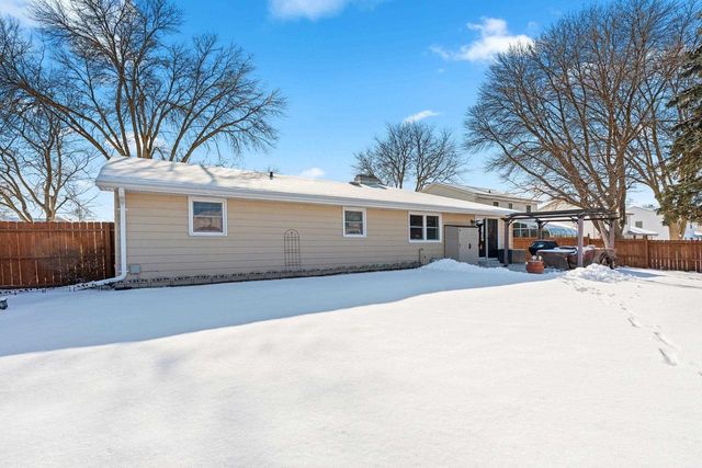 1632 W CLOVERDALE DRIVE, Appleton, WI 54914