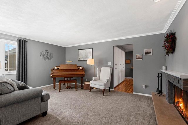 1632 W CLOVERDALE DRIVE, Appleton, WI 54914