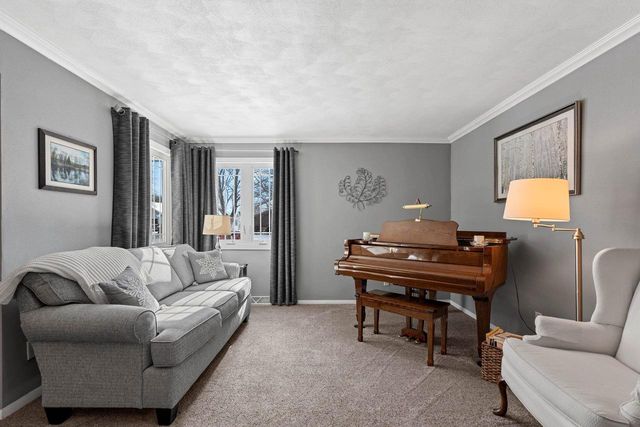 1632 W CLOVERDALE DRIVE, Appleton, WI 54914