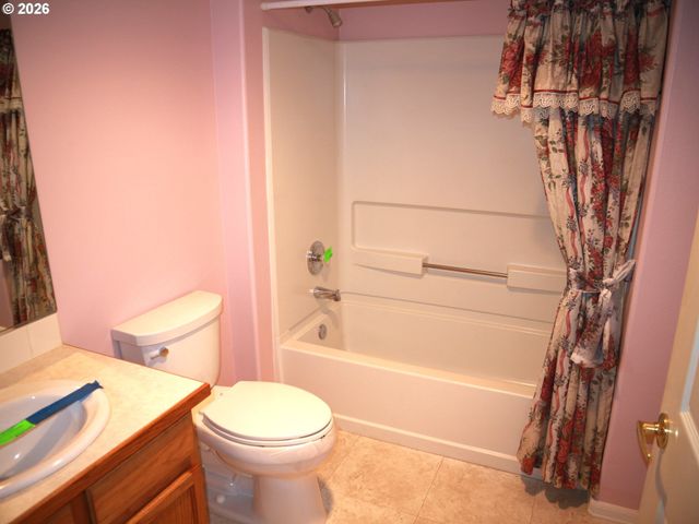 15530 Ne KNOTT St 30, Portland, OR 97230
