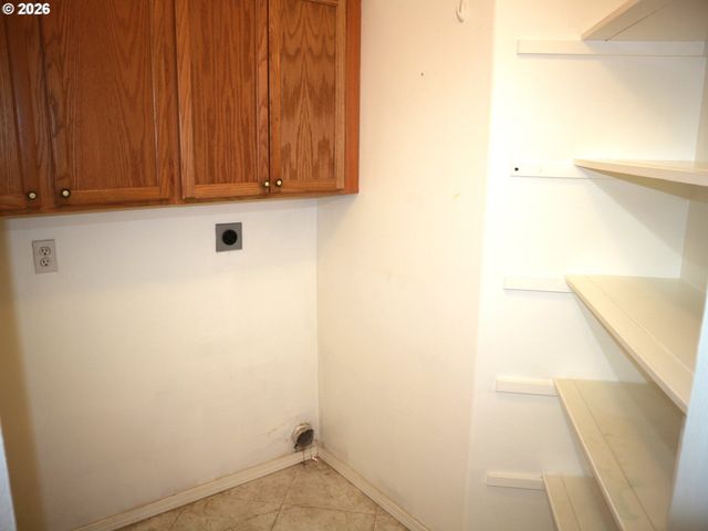 15530 Ne KNOTT St 30, Portland, OR 97230