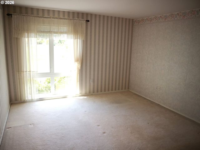 15530 Ne KNOTT St 30, Portland, OR 97230