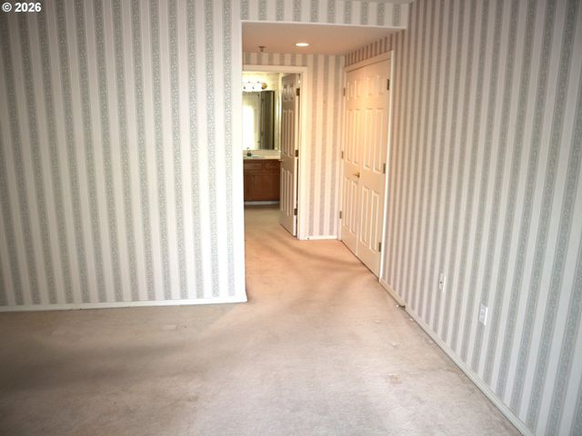 15530 Ne KNOTT St 30, Portland, OR 97230