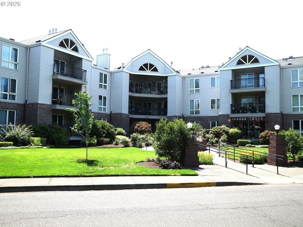 15530 Ne KNOTT St 30, Portland, OR 97230