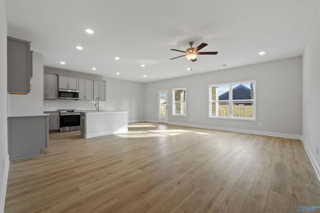 1755 Stampede Circle 42, Huntsville, AL 35803