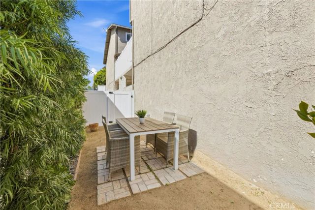 1140 Manhattan Beach D, Manhattan Beach, CA 90266